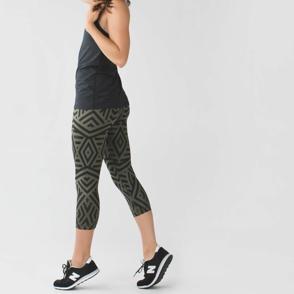 lululemon athletica Pants - Lululemon Wunder Under Crop II *Full-On Luxtreme 4